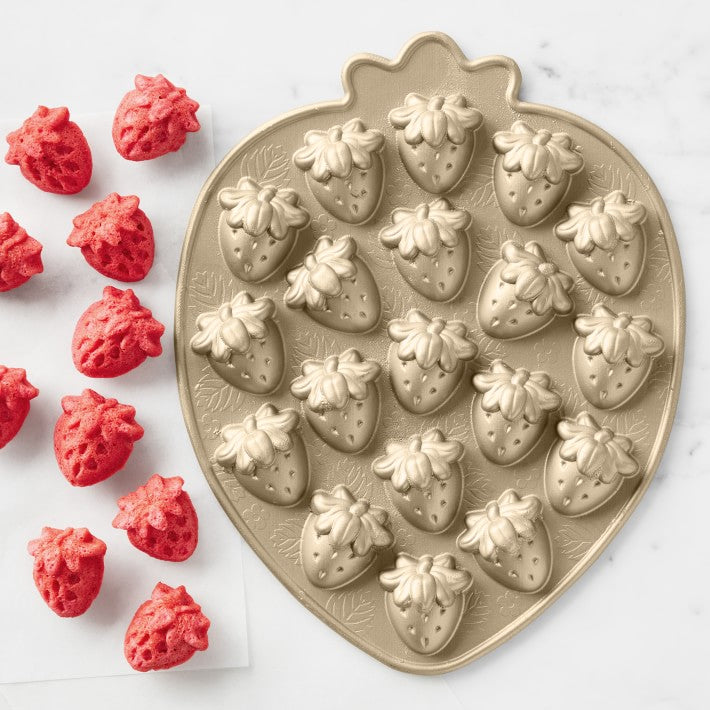 Nordic Ware Strawberry Bitelet Plaque