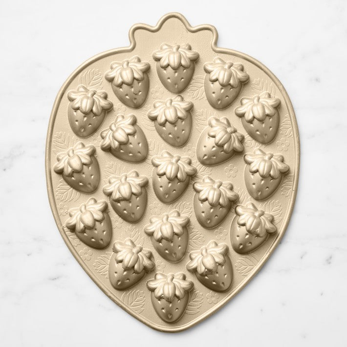Nordic Ware Strawberry Bitelet Plaque