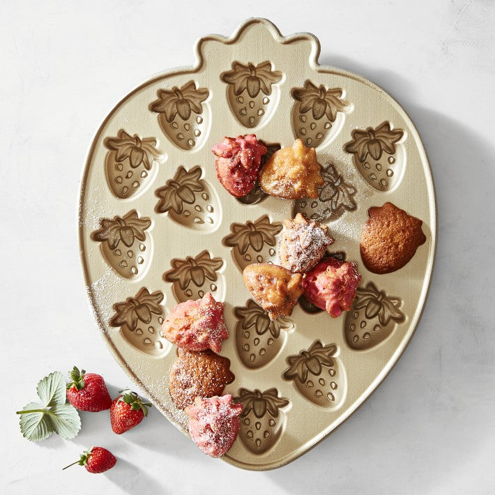 Nordic Ware Strawberry Bitelet Plaque