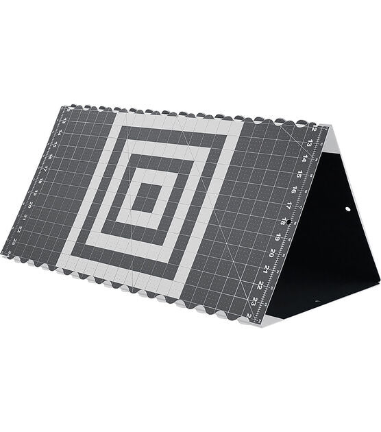Fiskars 24''x36'' Self healing Folding Cutting Mat