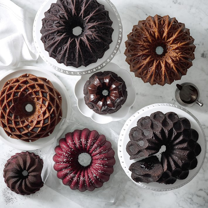 https://shophomery.com/cdn/shop/products/nordic-ware-crystal-bundt-pan-o.jpg?v=1628360281